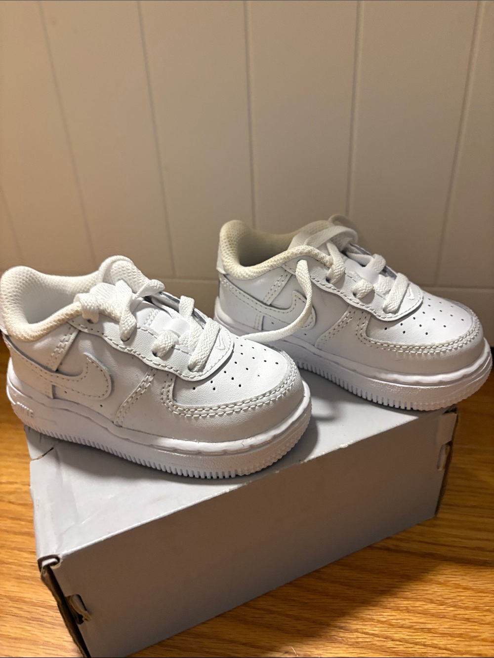 Nike White Kids Low-Top Sneakers with Lace-Up